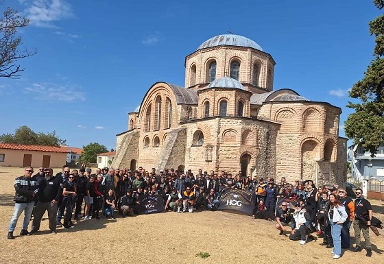 Οι μοτοσυκλετιστές στην Παναγία Κοσμοσώτειρα των Φερών.