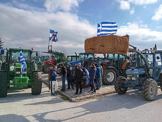 Συγκέντρωση απόψε και πορεία με τρακτέρ στο αεροδρόμιο και στην Αλεξανδρούπολη.