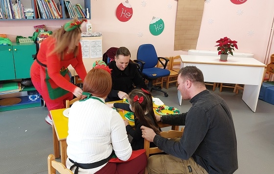 Χαρά και παιχνίδι στη χριστουγεννιάτικη γιορτή των παιδικών σταθμών Αλεξανδρούπολης.