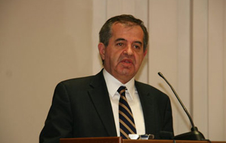 'Πολλά ερωτηματικά και τουλάχιστον απορίες δημιουργούνται'.