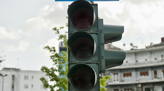 Η πλακέτα των φαναριών καταστράφηκε ολοσχερώς από κεραυνούς. 