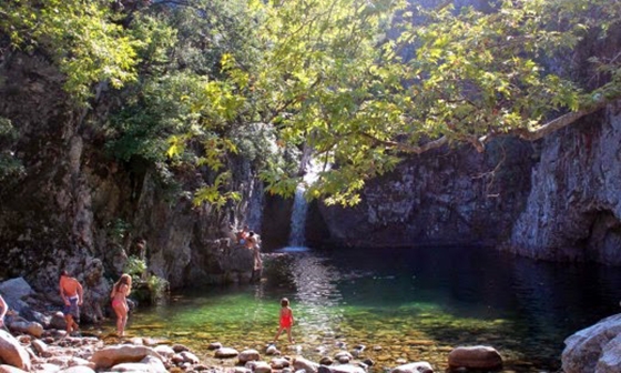 Η ελεύθερη κατασκήνωσηενέχει πολλαπλούς κινδύνους τόσο για τους κατασκηνωτές όσο και για τους μόνιμους κατοίκους