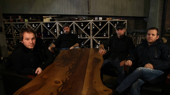 Στιγμιότυπο από τα γυρίσματα στο κελάρι του Thema cafe - bar 