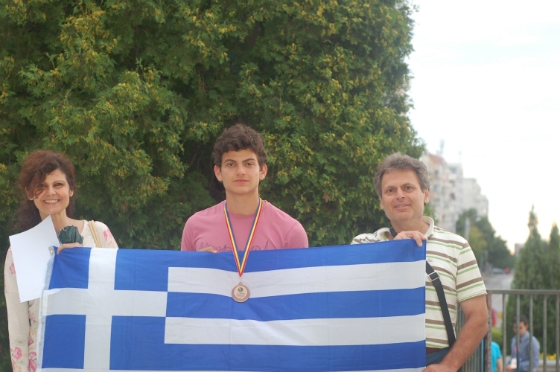 Ο μαθητής της A΄ τάξης του 1ου Λυκείου Αλεξανδρούπολης Ορέστης Τσαταλμπασίδης, βραβεύτηκε από τον Yπουργό Παιδείας