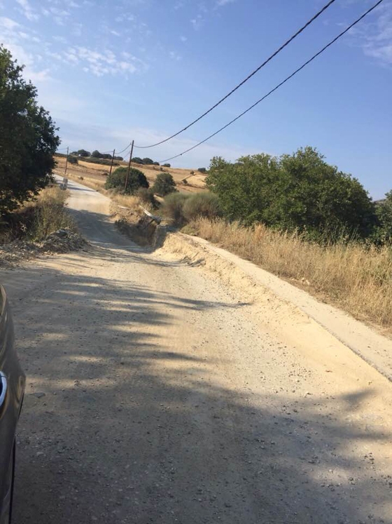 Το σημείο του οδικού δικτύου στη Σαμοθράκη, στην αποκατάσταση του οποίου προσφέρθηκε να συμβάλλει και ο Φώτης Μανούσης, στον οποίο ανήκει η φωτογραφία