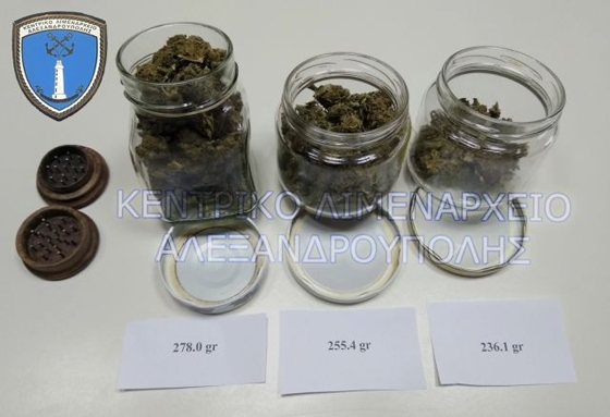 Βάζα γεμάτα...ναρκωτικά είχε στο σπίτι της γυναίκα στην Αλεξανδρούπολη!