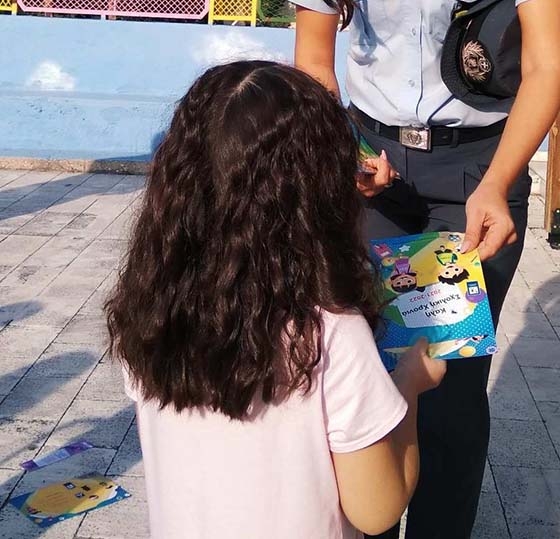 Πρώτη ημέρα στο σχολείο: Οι μαθητές ενημερώθηκαν από την Τροχαία τους κανόνες του ΚΟΚ