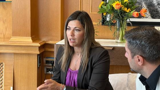 Στην Αλεξανδρούπολη η Σοφία Ζαχαράκη για τον αγιασμό στο ΙΕΚ Τουρισμού (video)