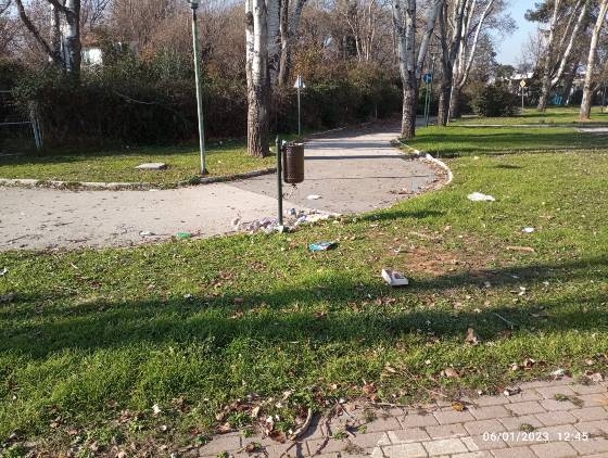 Απελπιστική η κατάσταση στο Πάρκο Κυκλοφοριακής Αγωγής - Αμάζευτα κλαδέματα και σκουπίδια