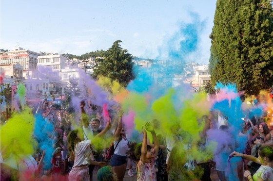 Το φεστιβάλ χρωμάτων ταξιδεύει στο Διδυμότειχο!