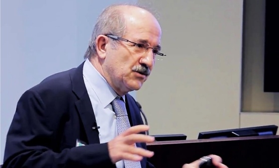 Ο Ιωάννης Λάμπρης είναι μια σημαντική προσωπικότητα της ελληνικής διασποράς και Καθηγητής του Πανεπιστημίου της Πενσυλβάνια.