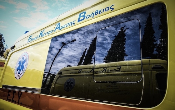 Ο τραυματίας έλαβε αμέσως τις πρώτες βοήθειες και στη συνέχεια διακομίστηκε με ασθενοφόρο του ΕΚΑΒ στο Πανεπιστημιακό Γενικό Νοσοκομείο Αλεξανδρούπολης.