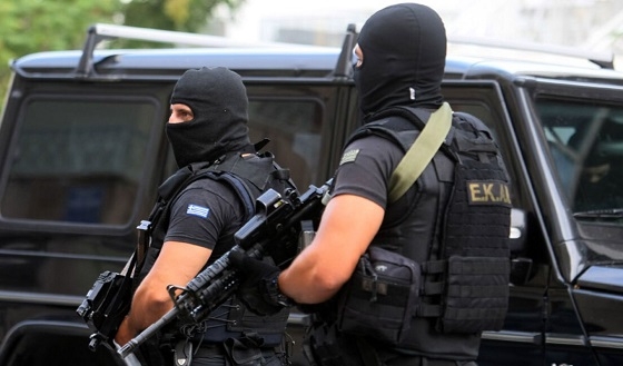 Σκηνές από ταινία στην Αλεξανδρούπολη και σύλληψη Τούρκου στο κέντρο της πόλης από την Αντιτρομοκρατική.