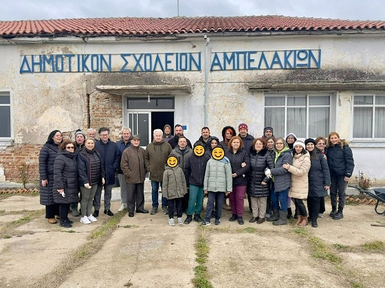 Σημαντική παρέμβαση με δενδροφύτευση στο Δημοτικό Σχολείο Αμπελακίων, του Δήμου Ορεστιάδας.