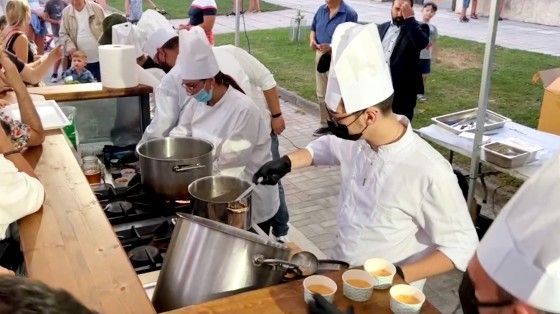 Αλεξανδρούπολη: 1.000 μερίδες φαγητού μαγείρεψαν οι σπουδαστές των Σχολών Μαθητείας του ΟΑΕΔ (video)