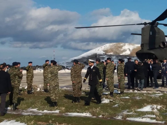 Στιγμιότυπο από την άφιξη του πρωθυπουργού στη Σαμοθράκη.