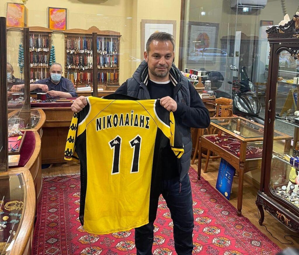 Στο μουσείο της ΑΕΚ η κιτρινόμαυρη φανέλα του Ντέμη Νικολαΐδη από τον τελικό του 2000