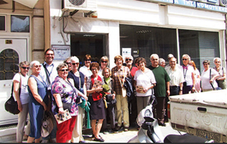 Η 'ψυχή' της όλης προσπάθειας είναι μια Ελληνίδα νύφη εδώ και 50 χρόνια στην Ελβετία.