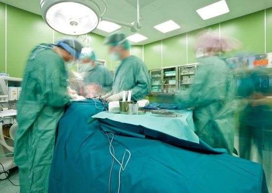 Στιγμές αγωνίας για την 13χρονη μαθήτρια - Την Δευτέρα το κρίσιμο χειρουργείο 