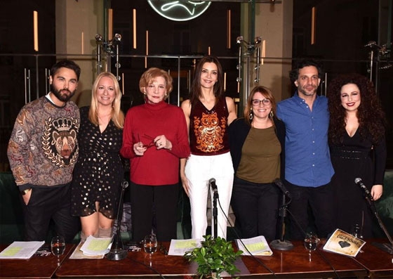 Θραύση κάνει στην Αθήνα ο Αλεξανδρουπολίτης ηθοποιός - συγγραφέας Σταυριανός Κιναλόπουλος - Γνωστοί καλλιτέχνες στην παρουσίαση του "Παλέρμο"