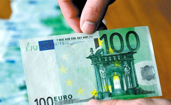 Διδυμότειχο: Πλήρωσε τον πιτσαδόρο με πλαστό χαρτονόμισμα πήρε και ρέστα! - Στην κατοχή της βρέθηκαν 32.000 πλαστά  ευρώ