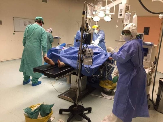 Πραγματοποιήθηκε η πρώτη νευροχειρουργική επέμβαση σε συνθήκες COVID-19 στο ΠΓΝΑ
