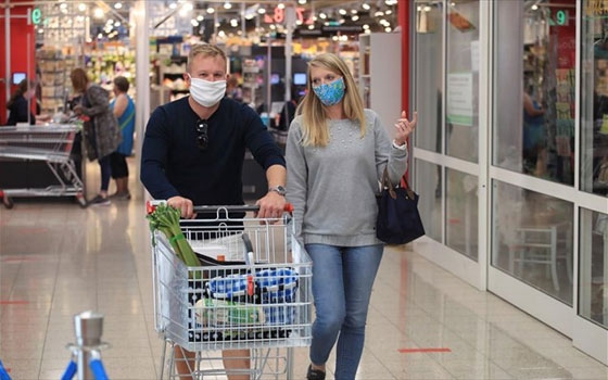 Υποχρεωτική η χρήση μάσκας στα σούπερ μάρκετ για όλους από το Σάββατο
