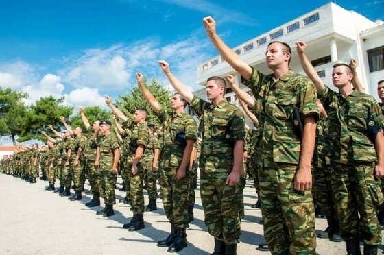 Οσοι δηλώνουν από την αρχή της κατάταξής τους ότι θέλουν να παραμείνουν για το σύνολο της θητείας τους σε μονάδες των συνόρων θα κάνουν στρατιωτικό 9 μήνες.