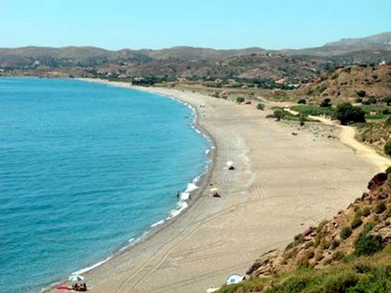 Συνδυάστε την επίσκεψή σας στον αρχαιολογικό χώρο Ζώνης με μια βουτιά στην όμορφη παραλία της Μεσημβρίας!