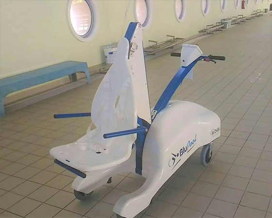 Φορητός γερανός πισίνας