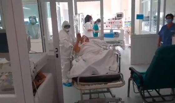 ΠΓΝΑ: Μήνυμα ελπίδας από 78χρονη με υποκείμενα νοσήματα που νίκησε τον κορονοϊό (video)