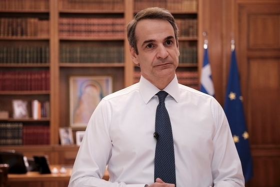 Ο πρωθυπουργός εξέφρασε την ευγνωμοσύνη και τα ειλικρινή του συλλυπητήρια στην οικογένεια του άτυχου αρχιπυροσβέστη.