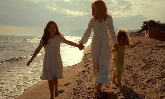 Το πιο γλυκό τραγούδι του καλοκαιριού από την Αλεξανδρούπολη, γεμάτο Αύγουστο, γεμάτο Ελλάδα...