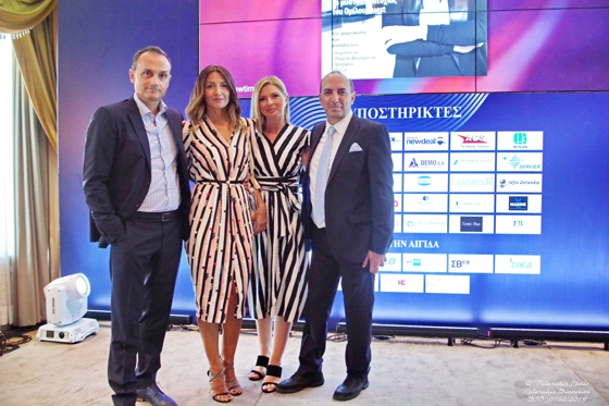 Οι αδερφοί Δαστερίδη με τις συζύγους τους