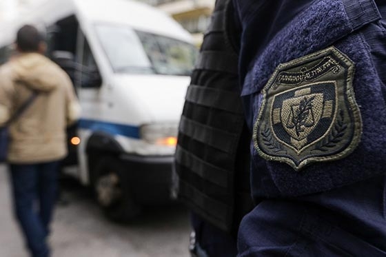 Mε το... "σταγονόμετρο" τα εμβόλια για τους συνοριοφύλακες στον Έβρο