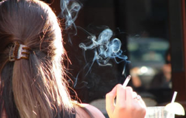 Το υψηλότερο ποσοστό καπνιστριών παγκοσμίως κατέχει η Ελλάδα.