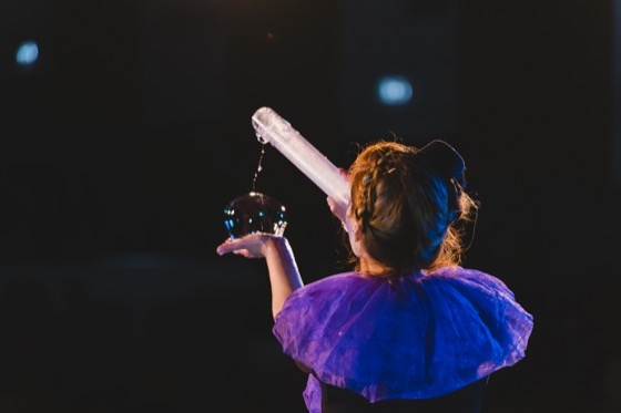 Η είσοδος είναι δωρεάν. Απαραίτητη η κράτηση θέσης.