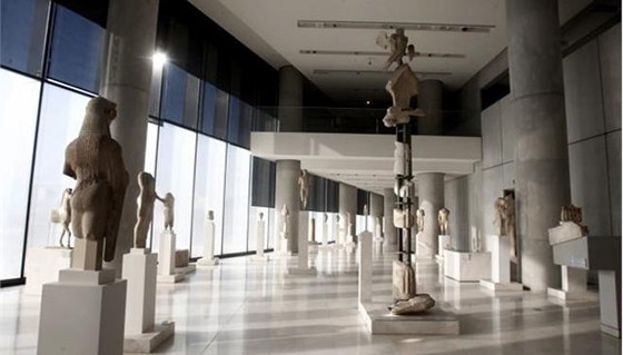 Τα εγκαίνια του θεματικού αυτού κύκλου γίνονται με την περιοδική έκθεση «Σαμοθράκη. Τα μυστήρια των μεγάλων θεών»