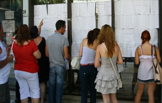 Μέσα στο επόμενο δεκαήμερο πρόκειται να προκηρύξει ο ΟΑΕΔ άλλες 30.000 θέσεις.