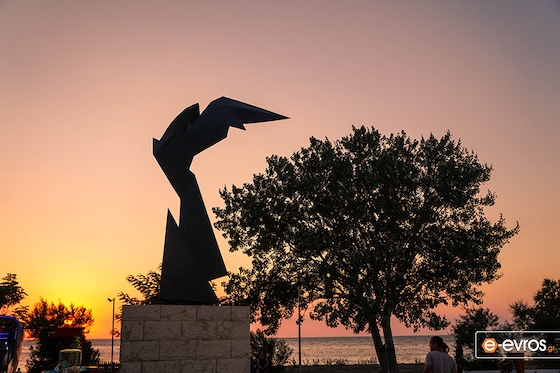 Την Κυριακή 11 Μαΐου, στις 10 το πρωί, στην Πλατεία Καμαριώτισσας, θα πραγματοποιηθεί καθαρισμός του παραλιακού μετώπου της περιοχής.