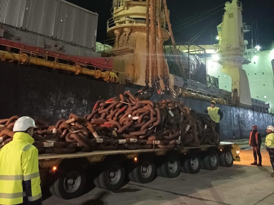 Ολοκληρώθηκε η εκφόρτωση 4.800m καδενών αγκύρωσης για το FSRU Αλεξανδρούπολης 