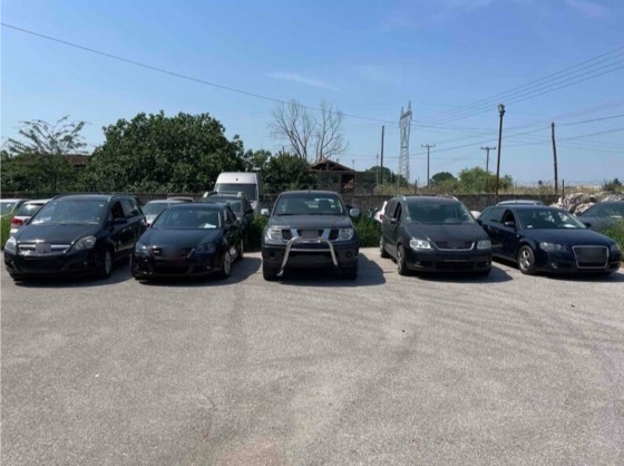 Οι διακινητές χρησιμοποιούσαν οχήματα που προέρχονταν από χώρες της Ε.Ε. κι έφεραν προσωρινές πινακίδες κυκλοφορίας (zoll).