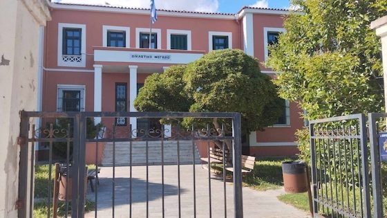 Εκτός φυλακής βρίσκεται μόνο η 14χρονη υπήκοος Τουρκίας που συνελήφθη μαζί με τους υπόλοιπους 12 συμπατριώτες της. 