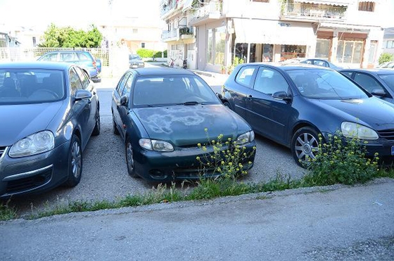 Ορεστιάδα: Ειδοποιητήρια απομάκρυνσης για ιδιοκτήτες 93 εγκαταλελειμμένων οχημάτων