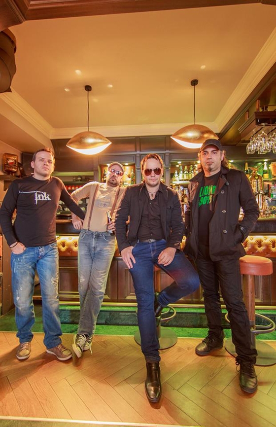 Το τοπικό συγκρότημα "INK".