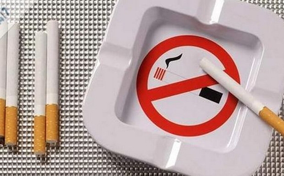 Εντατικούς ελέγχους για τον αντικαπνιστικό νόμο επαναφέρει το υπ. Υγείας