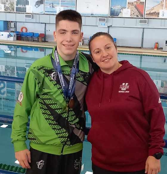 Ο πρωταθλητής Θάνος Ταλιαντζής με την προπονήτρια του Γιώτα Αθανασίου.