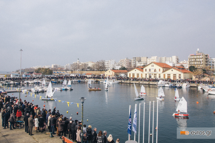 Με λαμπρότητα αγιάστηκαν τα νερά στην Αλεξανδρούπολη.