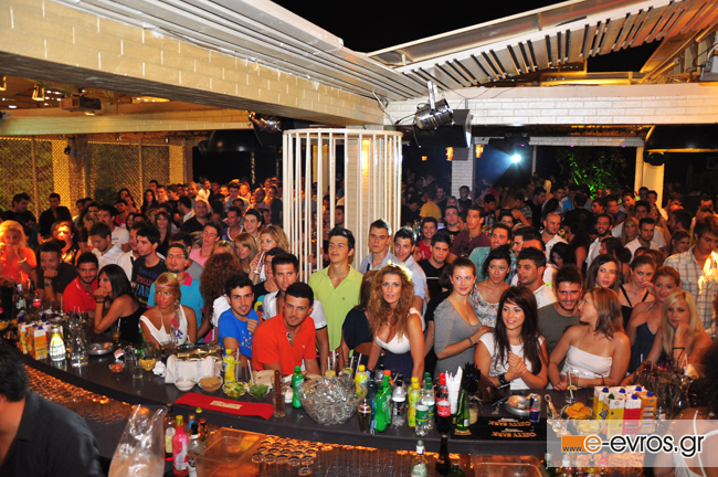 O...πυρετός Ελένη Φουρέιρα στο Reina summer club - The people.