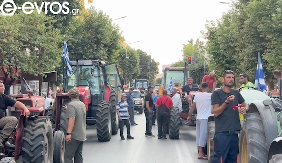 Αντιπροσωπεία των ελαιοπαραγωγών παρέδωσε υπόμνημα στον αντιδήμαρχο Πρωτογενούς Τομέα, Δημήτρη Κολγιώνη, ζητώντας την υποστήριξη του Δ.Σ